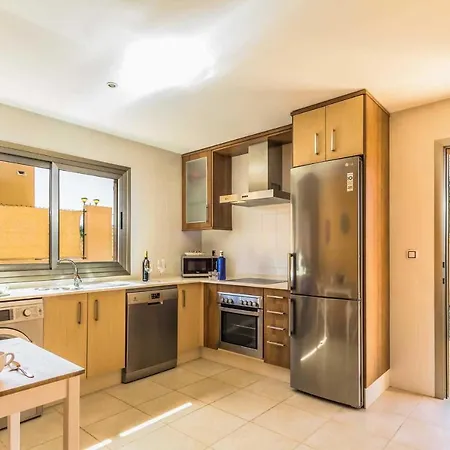 Villa Sleeps 6 Pool Air Con Wifi